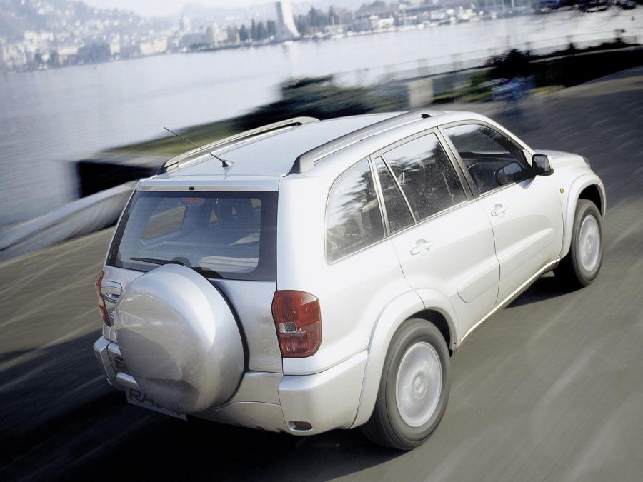  Toyota RAV4 5-Door 2000 года  (фото 7 из 22)